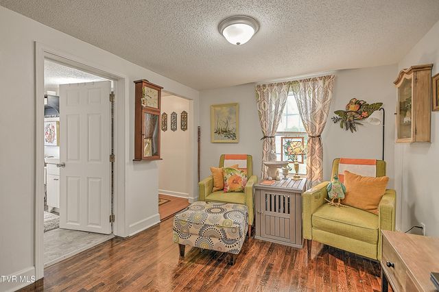 517 Cherokee Drive, Mount Carmel, TN 37645