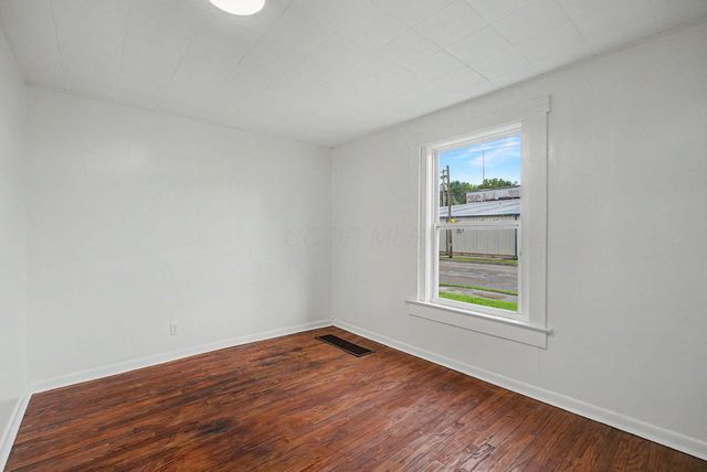 863 Sherman Avenue, Springfield, OH 45503