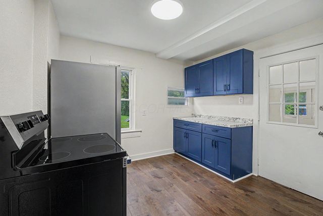 863 Sherman Avenue, Springfield, OH 45503