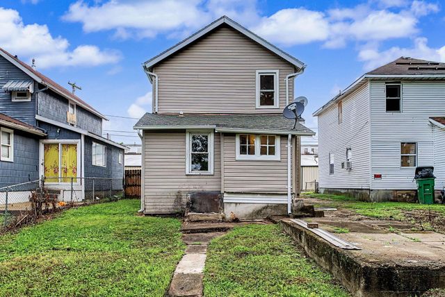 863 Sherman Avenue, Springfield, OH 45503