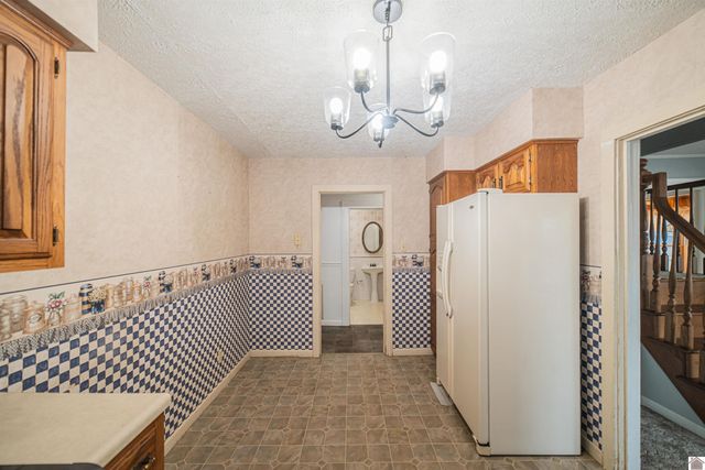 130 Nolan Dr, Paducah, KY 42003