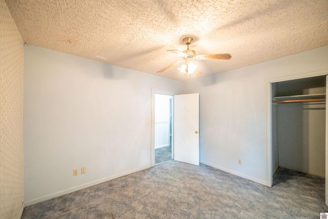 130 Nolan Dr, Paducah, KY 42003