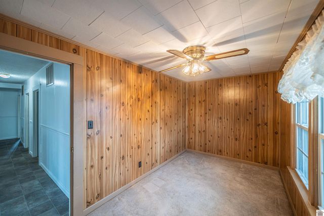 130 Nolan Dr, Paducah, KY 42003