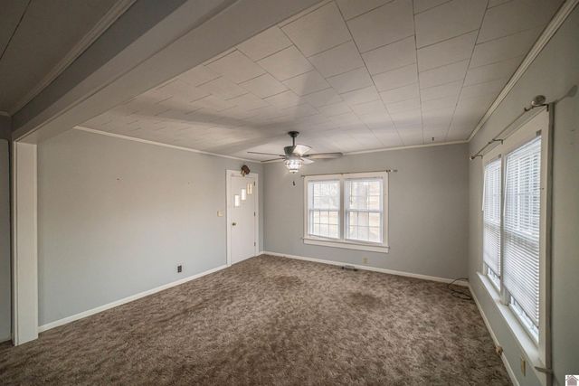 130 Nolan Dr, Paducah, KY 42003