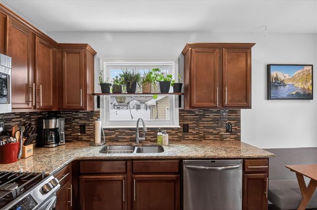 2333 Barrett Avenue, Royal Oak, MI 48067