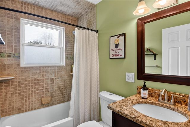 2333 Barrett Avenue, Royal Oak, MI 48067