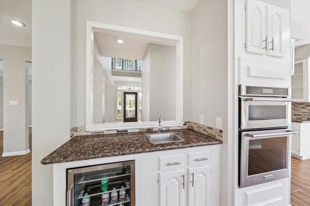 2006 Ravens Crest Drive, Sugar Land, TX 77478