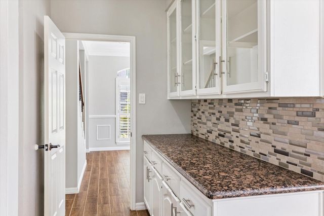 2006 Ravens Crest Drive, Sugar Land, TX 77478