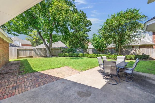 2006 Ravens Crest Drive, Sugar Land, TX 77478
