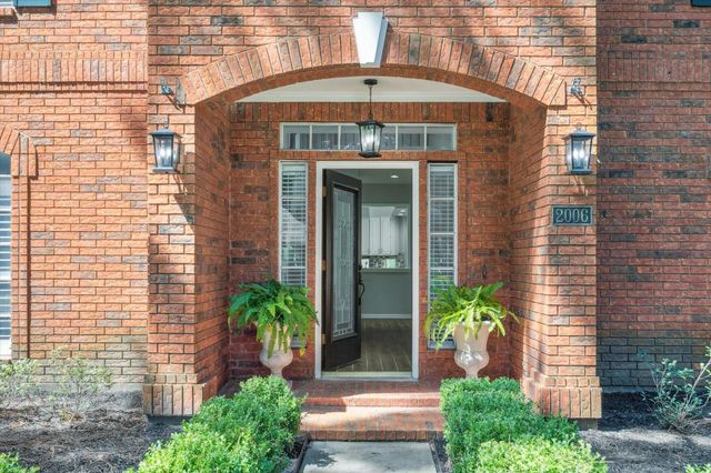 2006 Ravens Crest Drive, Sugar Land, TX 77478