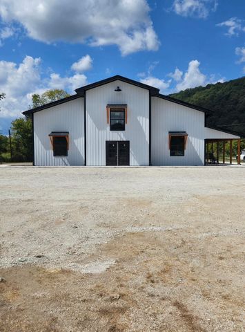 9585 Campton Road, Stanton, KY 40380