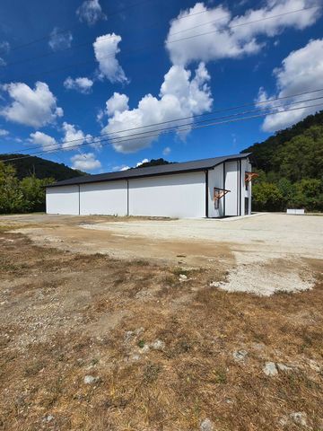 9585 Campton Road, Stanton, KY 40380