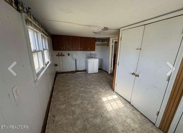 1200 N Church St, Portland, TN 37148