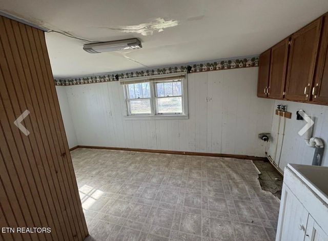 1200 N Church St, Portland, TN 37148