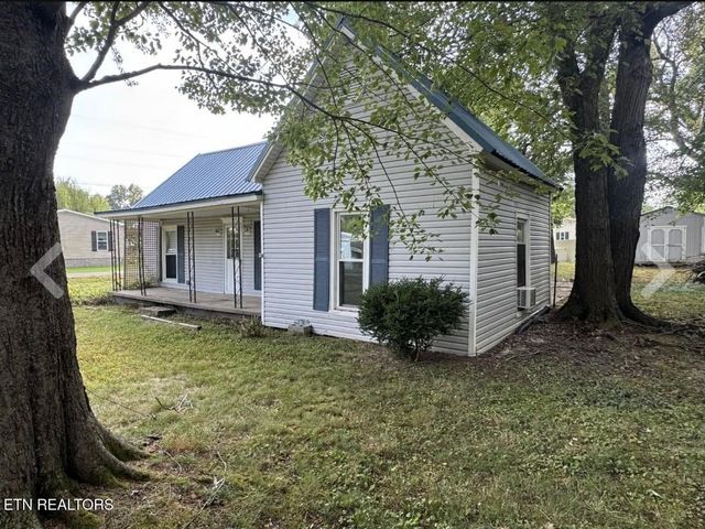 1200 N Church St, Portland, TN 37148