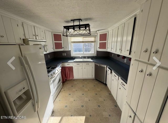 1200 N Church St, Portland, TN 37148