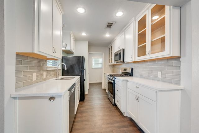 106 Apache Court, Waxahachie, TX 75165