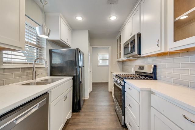 106 Apache Court, Waxahachie, TX 75165