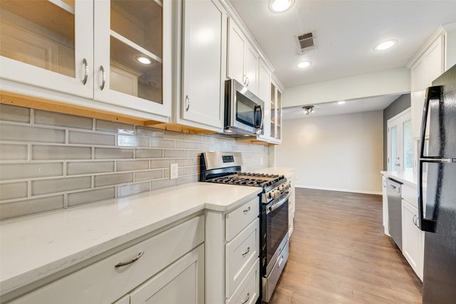 106 Apache Court, Waxahachie, TX 75165