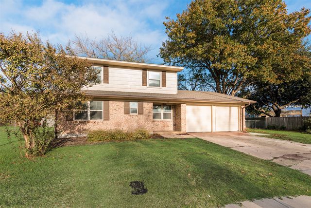 106 Apache Court, Waxahachie, TX 75165