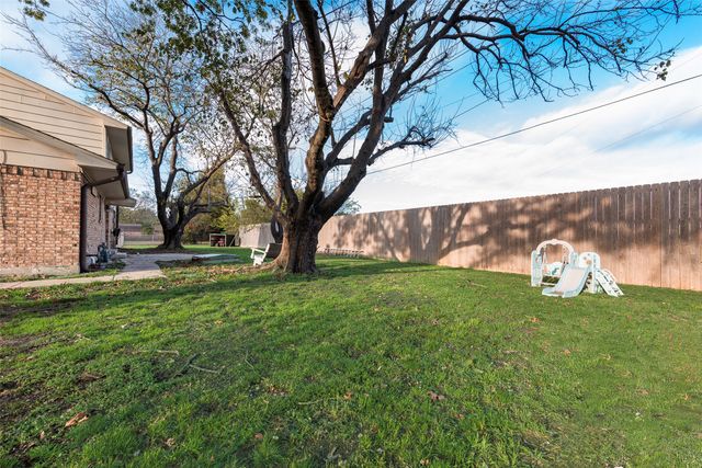 106 Apache Court, Waxahachie, TX 75165