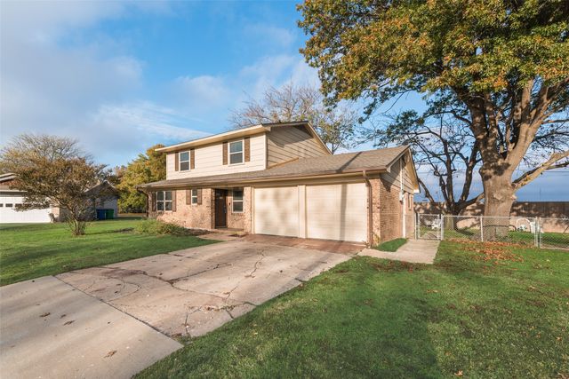 106 Apache Court, Waxahachie, TX 75165