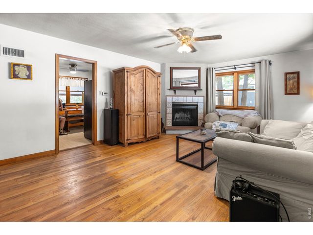 808 Francis St, Longmont, CO 80501