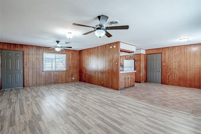 365 Fm 247 Road, Huntsville, TX 77320