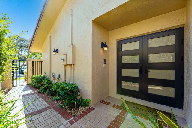 6829 Pradera Drive, Boca Raton, FL 33433