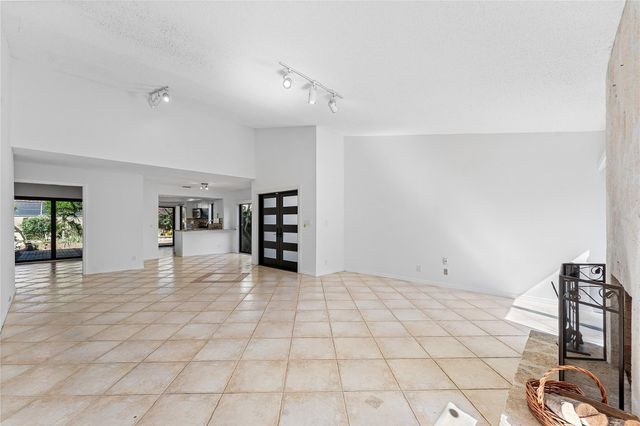 6829 Pradera Drive, Boca Raton, FL 33433