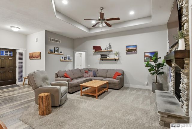 8102 S 194th Street, Gretna, NE 68028
