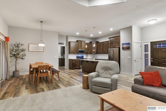 8102 S 194th Street, Gretna, NE 68028