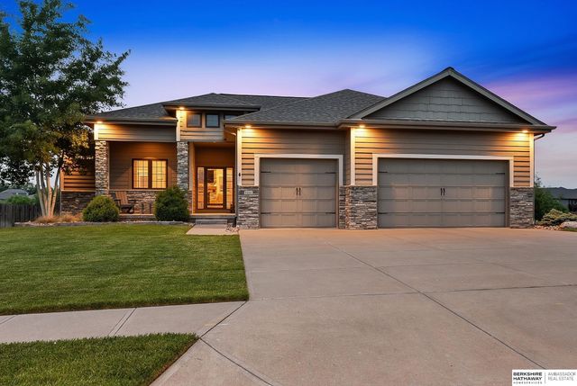 8102 S 194th Street, Gretna, NE 68028
