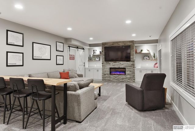 8102 S 194th Street, Gretna, NE 68028