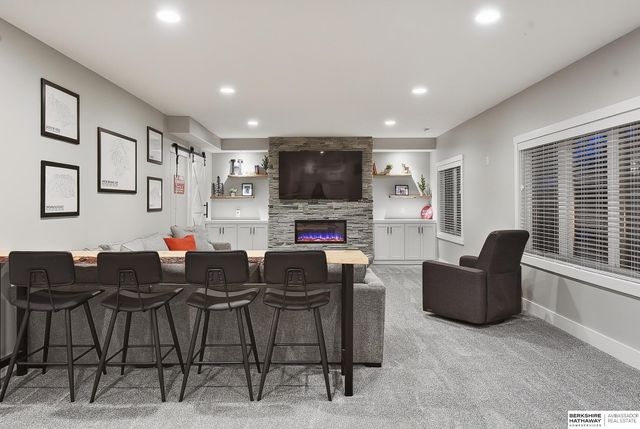 8102 S 194th Street, Gretna, NE 68028