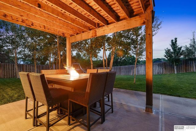 8102 S 194th Street, Gretna, NE 68028