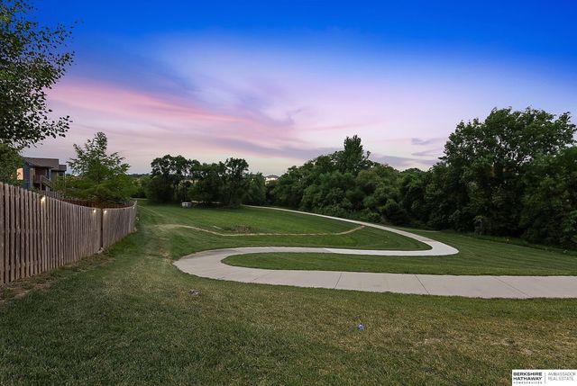 8102 S 194th Street, Gretna, NE 68028