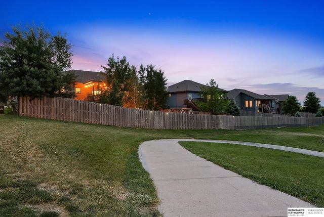 8102 S 194th Street, Gretna, NE 68028
