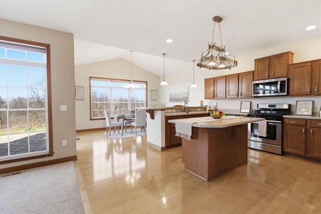 9433 N Michael COURT, Milwaukee, WI 53224