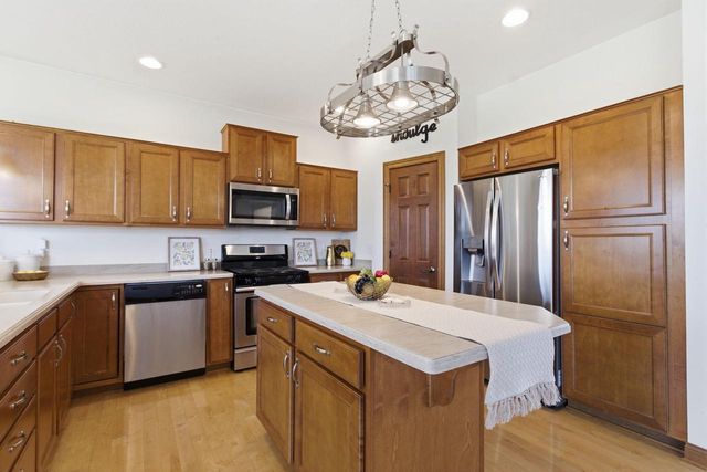 9433 N Michael COURT, Milwaukee, WI 53224