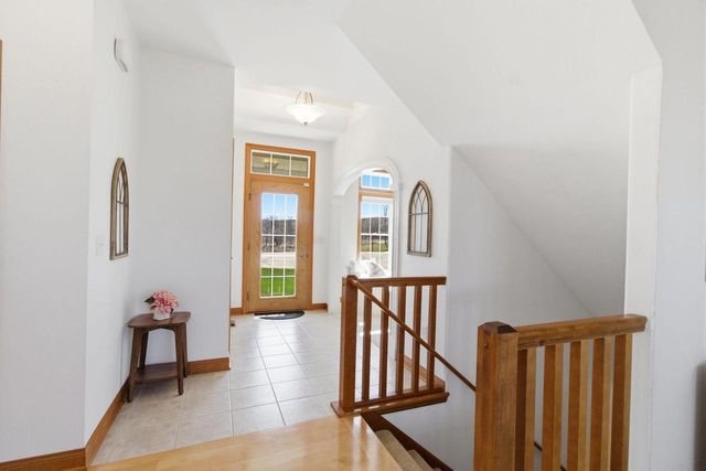 9433 N Michael COURT, Milwaukee, WI 53224