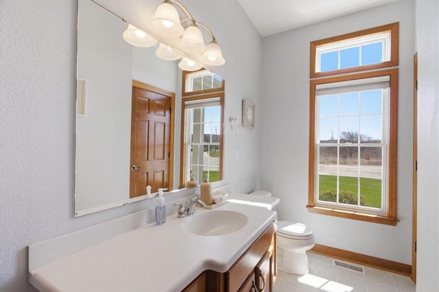 9433 N Michael COURT, Milwaukee, WI 53224