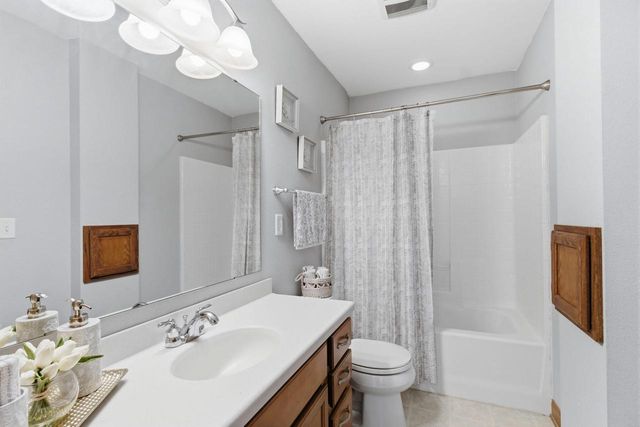 9433 N Michael COURT, Milwaukee, WI 53224