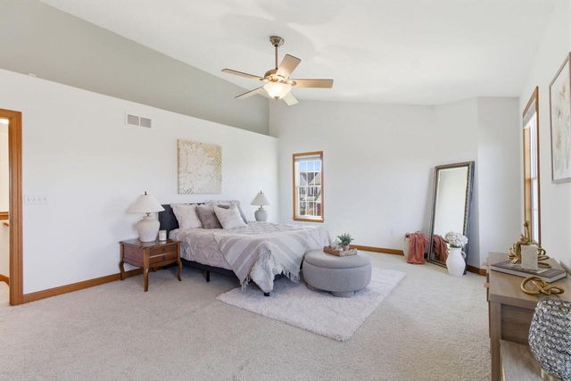 9433 N Michael COURT, Milwaukee, WI 53224
