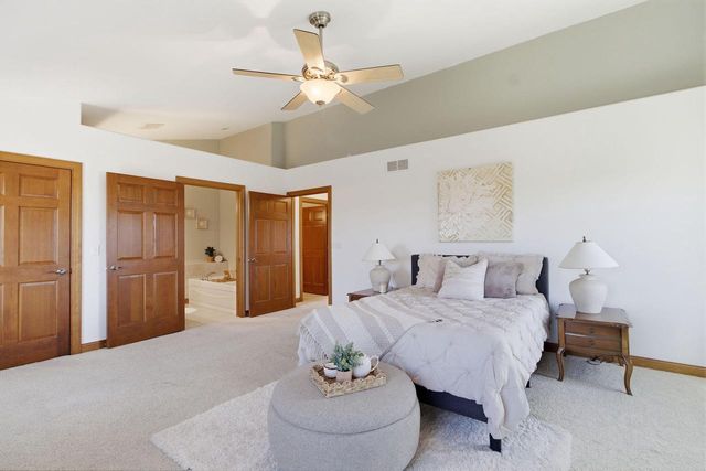 9433 N Michael COURT, Milwaukee, WI 53224