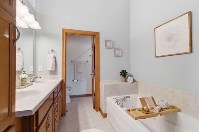 9433 N Michael COURT, Milwaukee, WI 53224