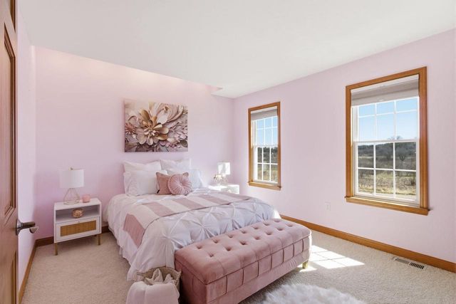 9433 N Michael COURT, Milwaukee, WI 53224