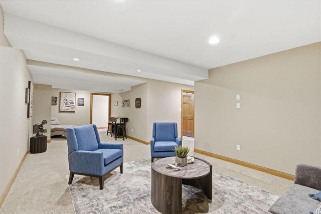 9433 N Michael COURT, Milwaukee, WI 53224