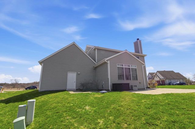 9433 N Michael COURT, Milwaukee, WI 53224