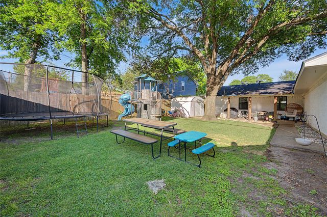 337 Merribrook Trail, Duncanville, TX 75116